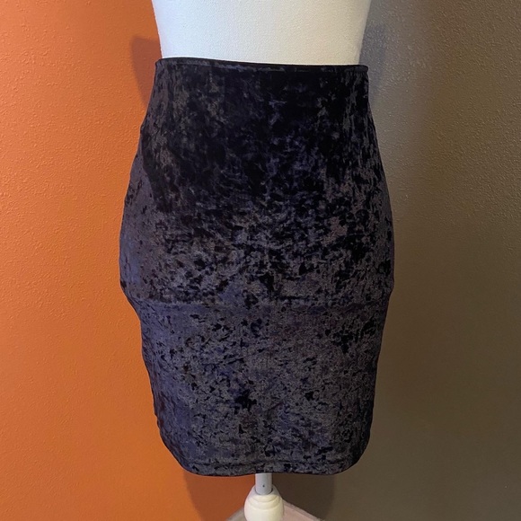 H&M Dresses & Skirts - H&M black mini skirt 8